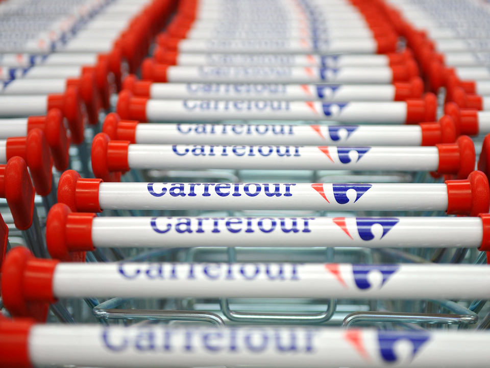 Gigantul francez Carrefour contactează consultanți și se pregătește să-și vândă businessul din China