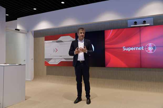 Vodafone anunță lansarea serviciilor 5G în București. “Este o rețea live, nu mai este un test. Am ieșit din zona de experimente”.