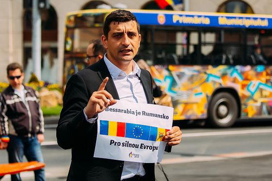George Simion a depus plângere penală la DNA împotriva UDMR/ „Aici este vorba de bani publici folosiți pentru a obține voturi”