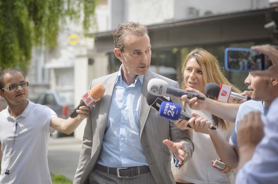 Prima noapte la închisoare. Avocatul lui Mazăre: S-a apucat de citit istorie, geografie. I-au mai intrat doi colegi în cameră