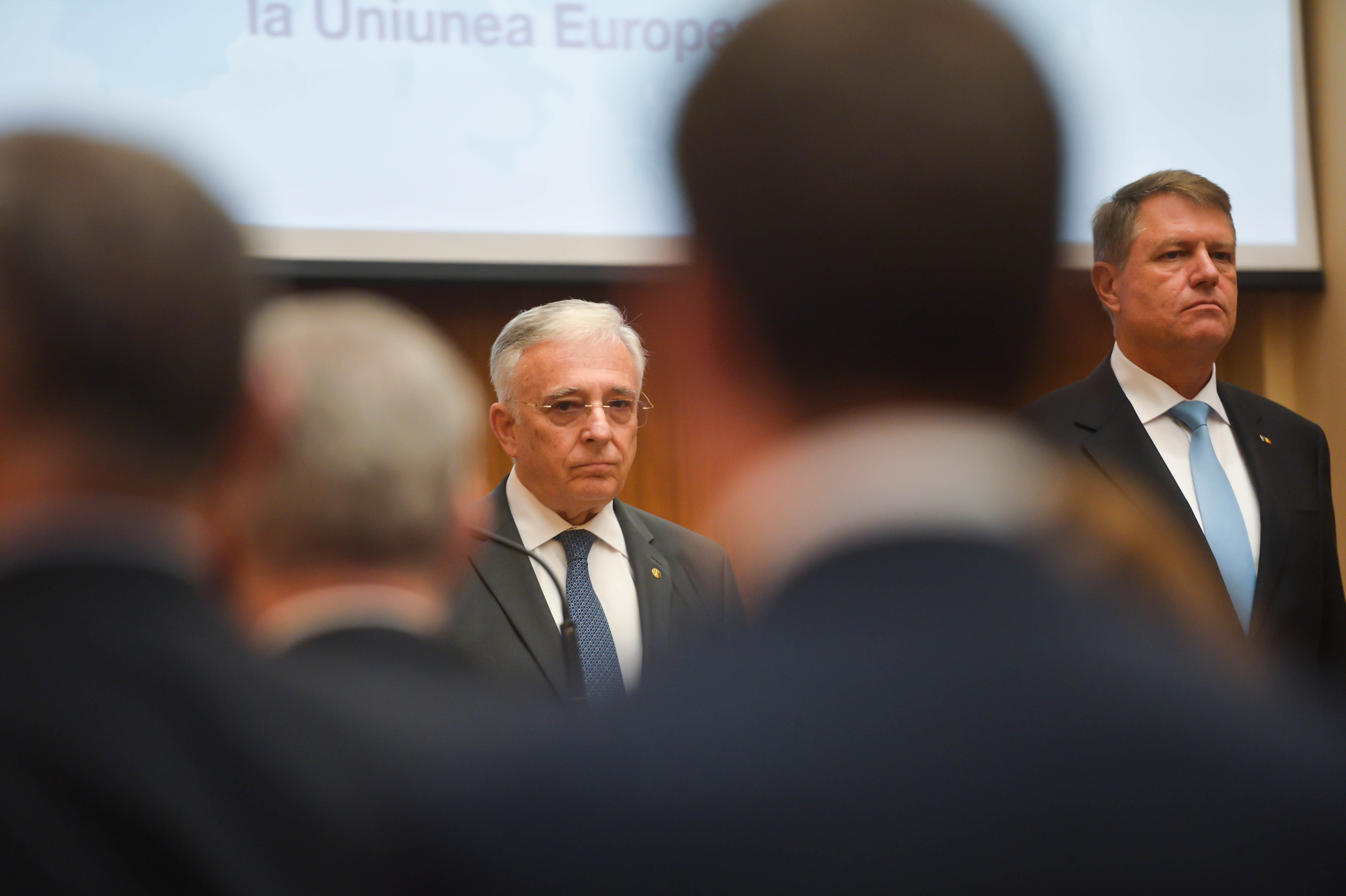 Ce scrie presa internațională despre Mugur Isărescu, BNR: Momentul deciziei pentru omul cu cea mai mare vechime în funcția de guvernator al băncii centrale din întreaga lume. Cine crede Bloombe