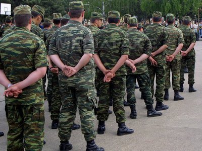 Vești bune pentru o categorie de salariați: Senatul a adoptat tacit proiectul prin care militarii și polițiștii s-ar putea pensiona mai devreme
