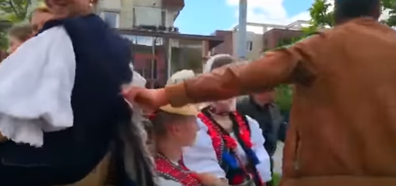 Nouă melodie electorală pro-PSD: Frunză verde de bostan/Eu nu-i fac sluj lui Timmermans - VIDEO