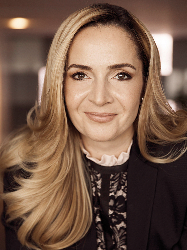 Cele mai puternice 100 de femei din business: Simona Panait, marketing director România și Bulgaria { Samsung }