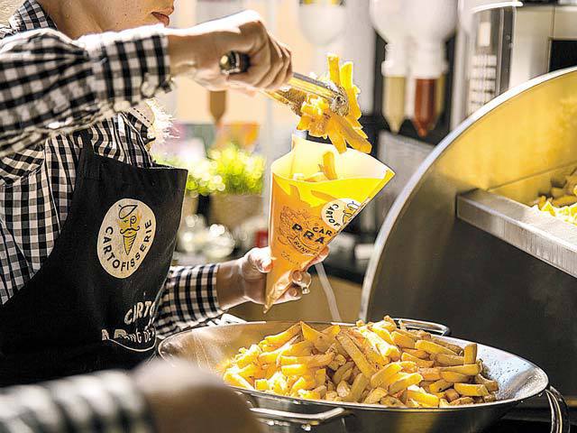 Frații Comăniciu, fondatorii Delaco, pariază pe o rețea de restaurante fast-food extinsă în cinci orașe. Bazele lanțului de restaurante Cartofisserie au fost puse în 2017