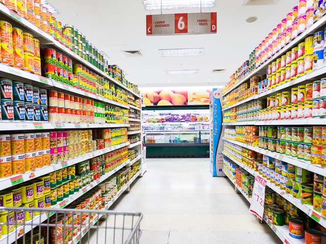 Topul celor mai mari jucători din comerțul alimentar. Când cei mari devin și mai mari: 9 din 10 rețele și-au majorat businessul în 2018. Cora, singura excepție
