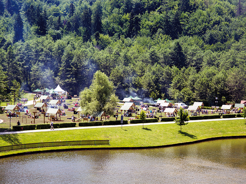 Cum arată noile spații de relaxare pentru corporatiști, inspirate de „biergarten-urile" din Germania