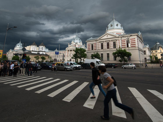 ALERTĂ METEO: Cod GALBEN de ploi, vijelii și grindină în 33 de județe și în Capitală