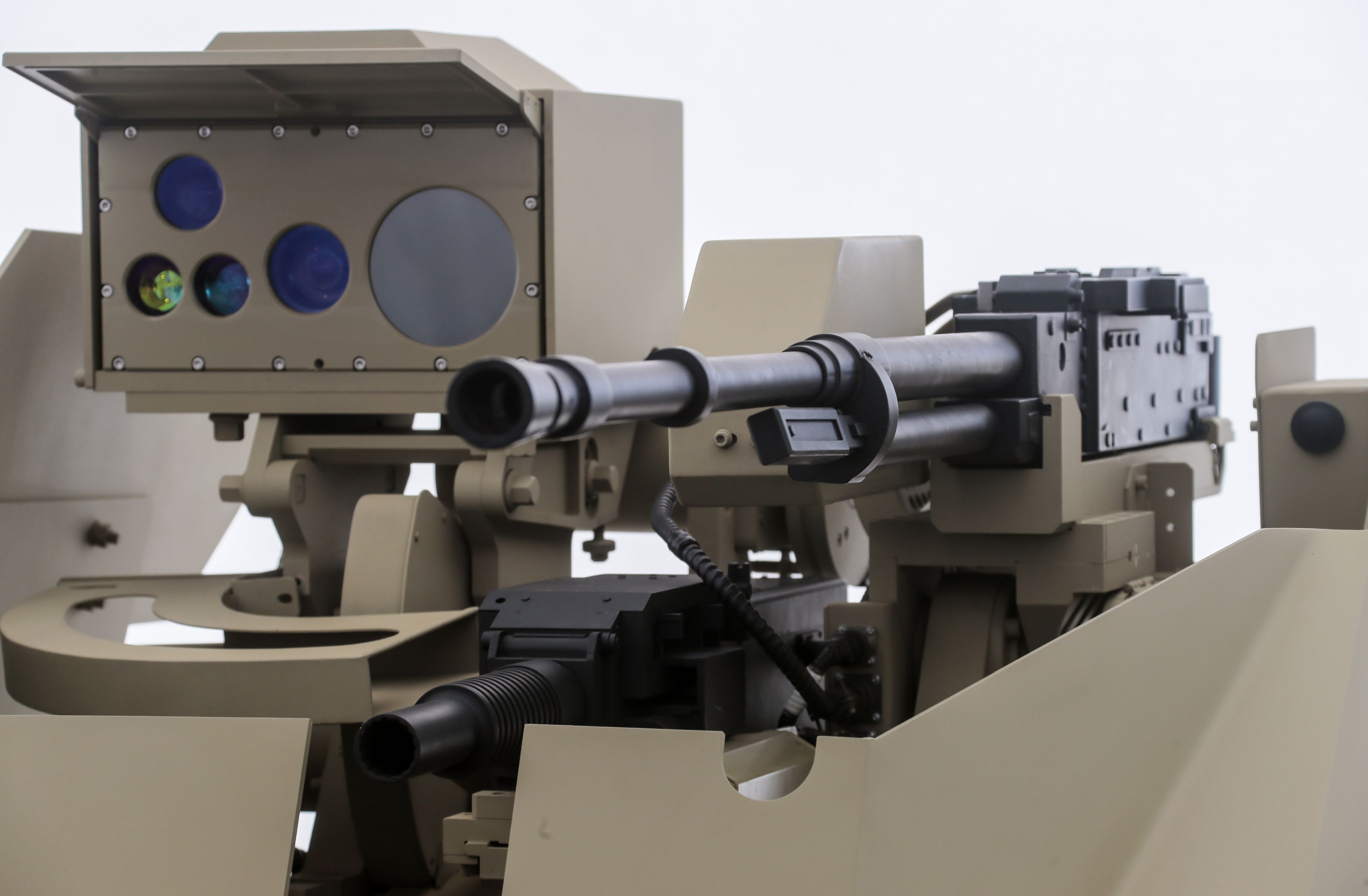 Parteneriat surpriză: România va produce în masă ARMAMENT militar de ultimă generație