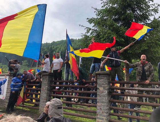UDMR, val de sesizări după incidentele din Cimitirul de la Valea Uzului: România și-a arătat „adevărata sa față privind minoritățile, fără machiaj”