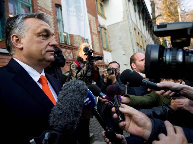 Când și „dictatorii“ își avertizează națiunile că economia este în pericol, înseamnă că furtuna chiar se apropie amenințător. Cu fiecare săptămână ce trece se adună dovezile că