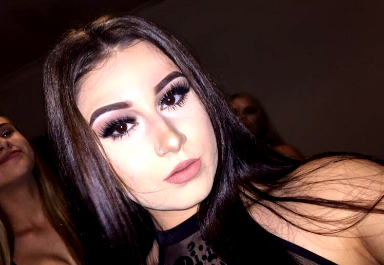 Reacția incredibilă a unei tinere care se autodescrie drept influencer în social media când a aflat că Instagram nu va mai afișa numărul de like-uri: „Mi-am pus lacrimile, sângele și transp
