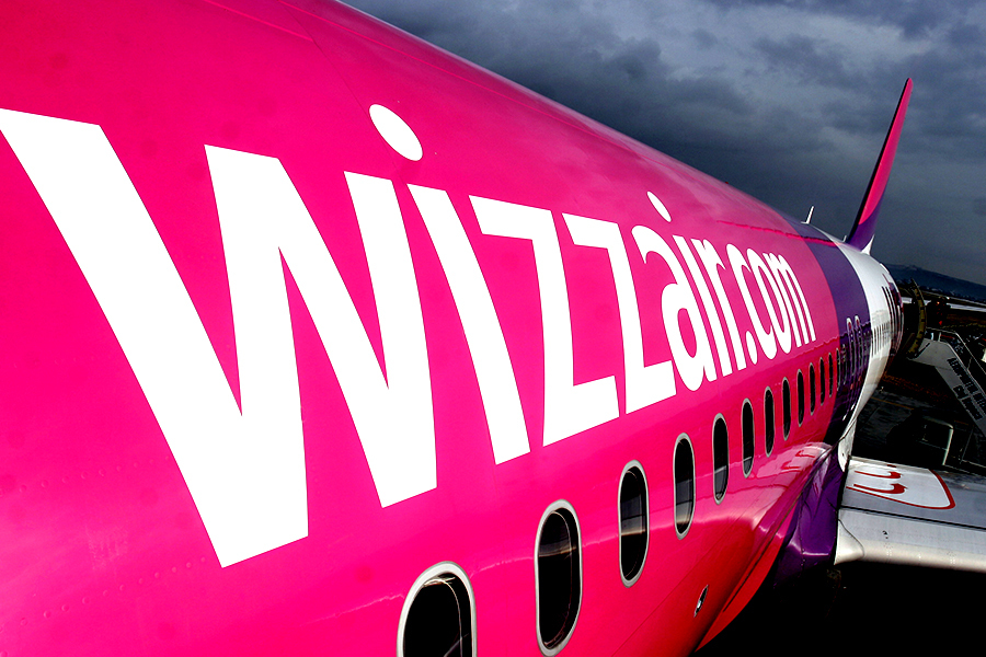 Operatorul aerian low-cost Wizz Air a anunțat posibilitatea călătoriilor GRATUITE NELIMITATE timp de un an. Care sunt condițiile