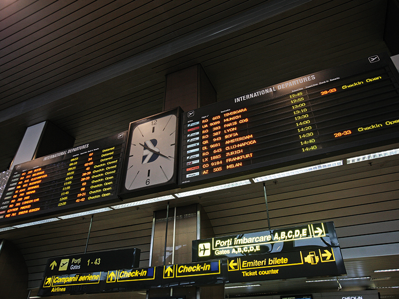 Afacerile de pe aeroportul Otopeni au „decolat” odată cu creșterea numărului de pasageri. Suma incredibilă cu care își crește duty-free-ul afacerile de la an la an