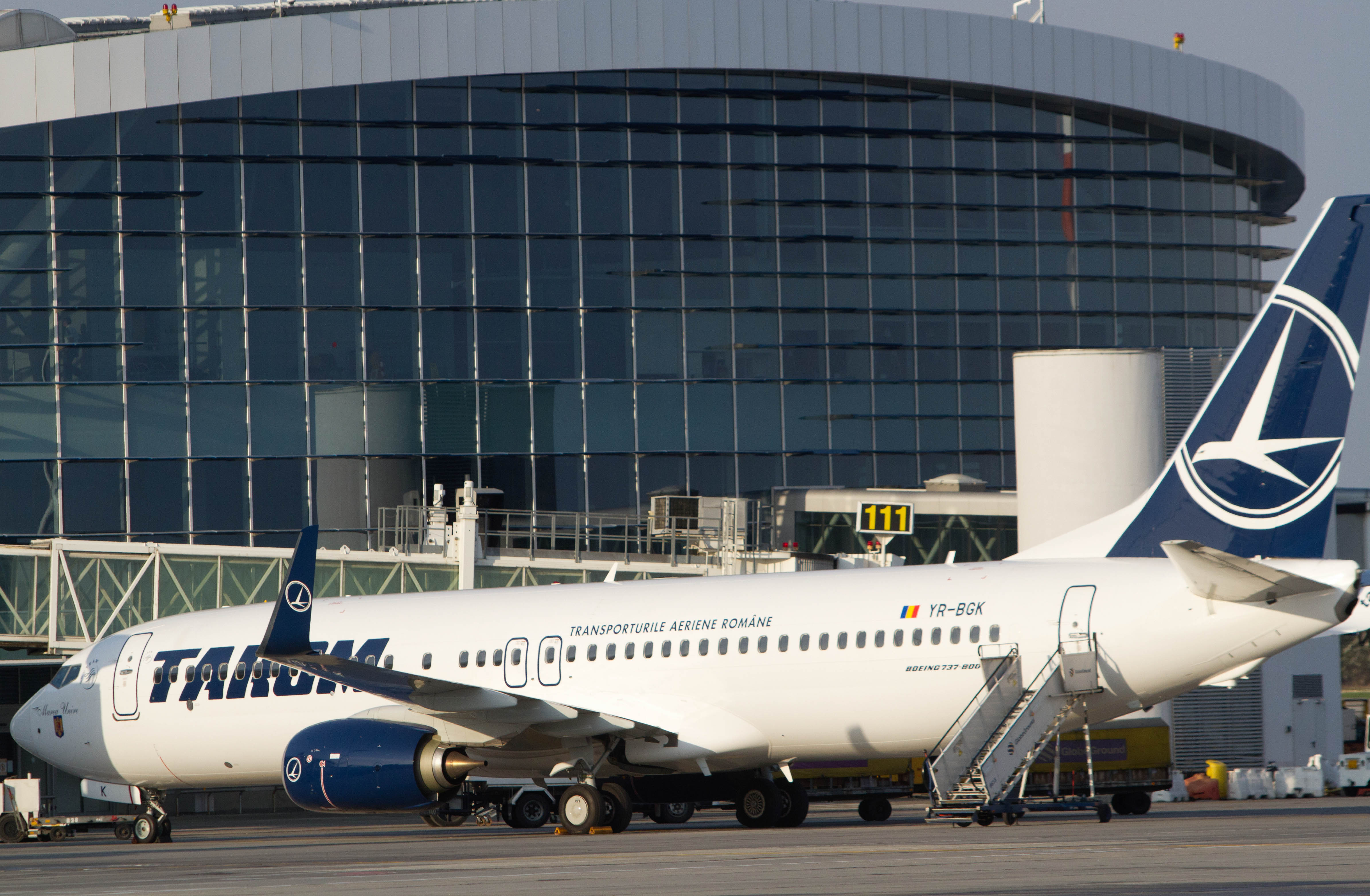 Ați mâncat vara aceasta în interiorul aeroportului Otopeni? Un personaj la care puțini s-ar aștepta controlează TOATE restaurantele de aici
