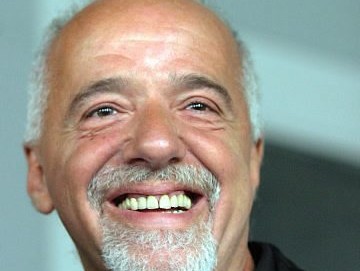 Scriitorul brazilian Paulo Coelho, cenzurat în Turcia