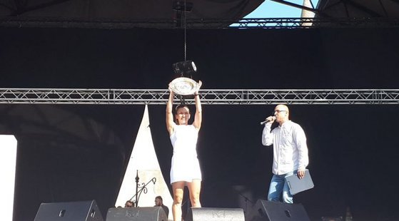 Mii de persoane au fost prezente la Constanța, unde Simona Halep a prezentat trofeul obținut la Wimbledon