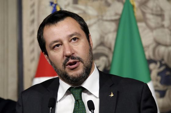 Se apropie ”ziua judecății”: Italia este la un pas de un deficit bugetar de 40 de miliarde de euro, iar guvernul populist de la Roma exclude orice austeritate