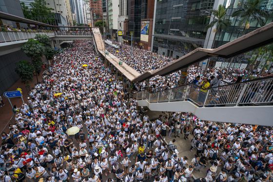 Financial Times: Protestele din Hong Kong sfidează autoritarismul Chinei/ Beijingul denunță "provocări" la adresa principiului "o singură țară, două sisteme"