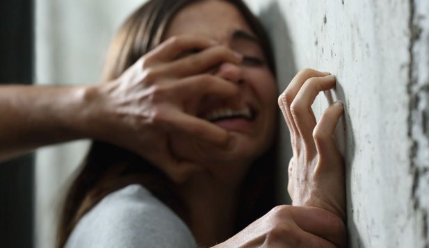 România, pe primul loc în UE în privința convingerii că violul are justificare