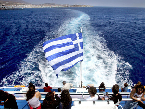 1.500 de turiști, inclusiv din România, sunt blocați de zile întregi pe insula Samothraki din Grecia