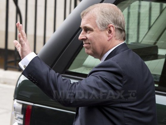 Prințul Andrew, surprins în timp ce i se făcea un masaj la picioare, la reședința lui Epstein, miliardarul care s-a sinucis în închisoare