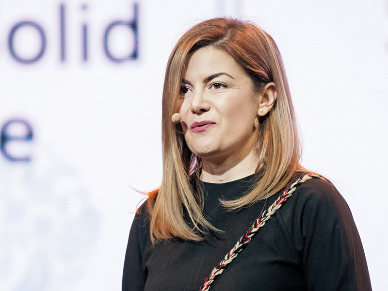 Cum a ajuns o tânără româncă să își construiască o carieră de succes după ce a aplicat la un job pe internet