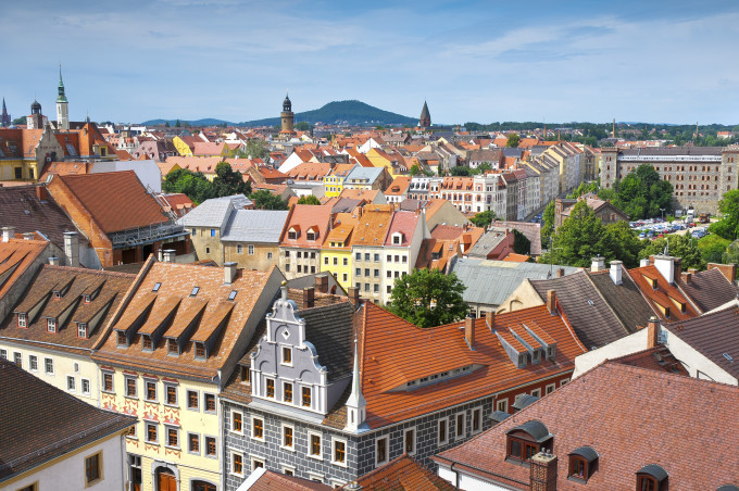 Orașul german care oferă cazare gratis timp de o lună. Primar este un român