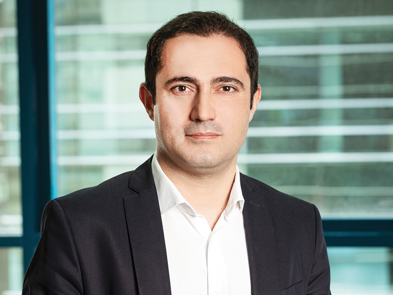 Cine este tânărul manager care furnizează cele mai importante date pentru luarea deciziilor în cadrul Garanti Bank
