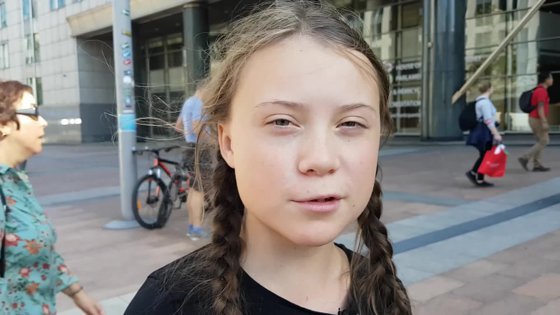 Mesajul șocant al celei mai tinere activiste : "Suntem la începutul unei dispariții în masă și tot ce puteți face este să vorbiți despre bani "
