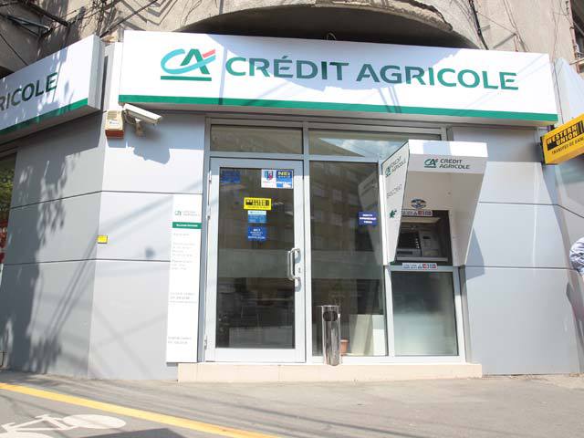 Ce se mai întâmplă pe piața bancară. Alpha Bank și Vista Bank se uită după Crédit Agricole România. Fondul de investiții JC Flowers a ieșit din discuție