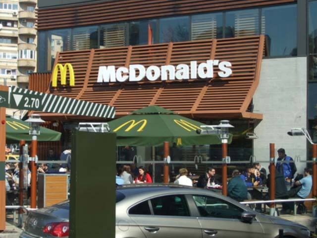 McDonald`s ratează estimările de profit pentru T3. Acțiunile scad cu peste 3% înainte de deschiderea ședinței bursiere din New York