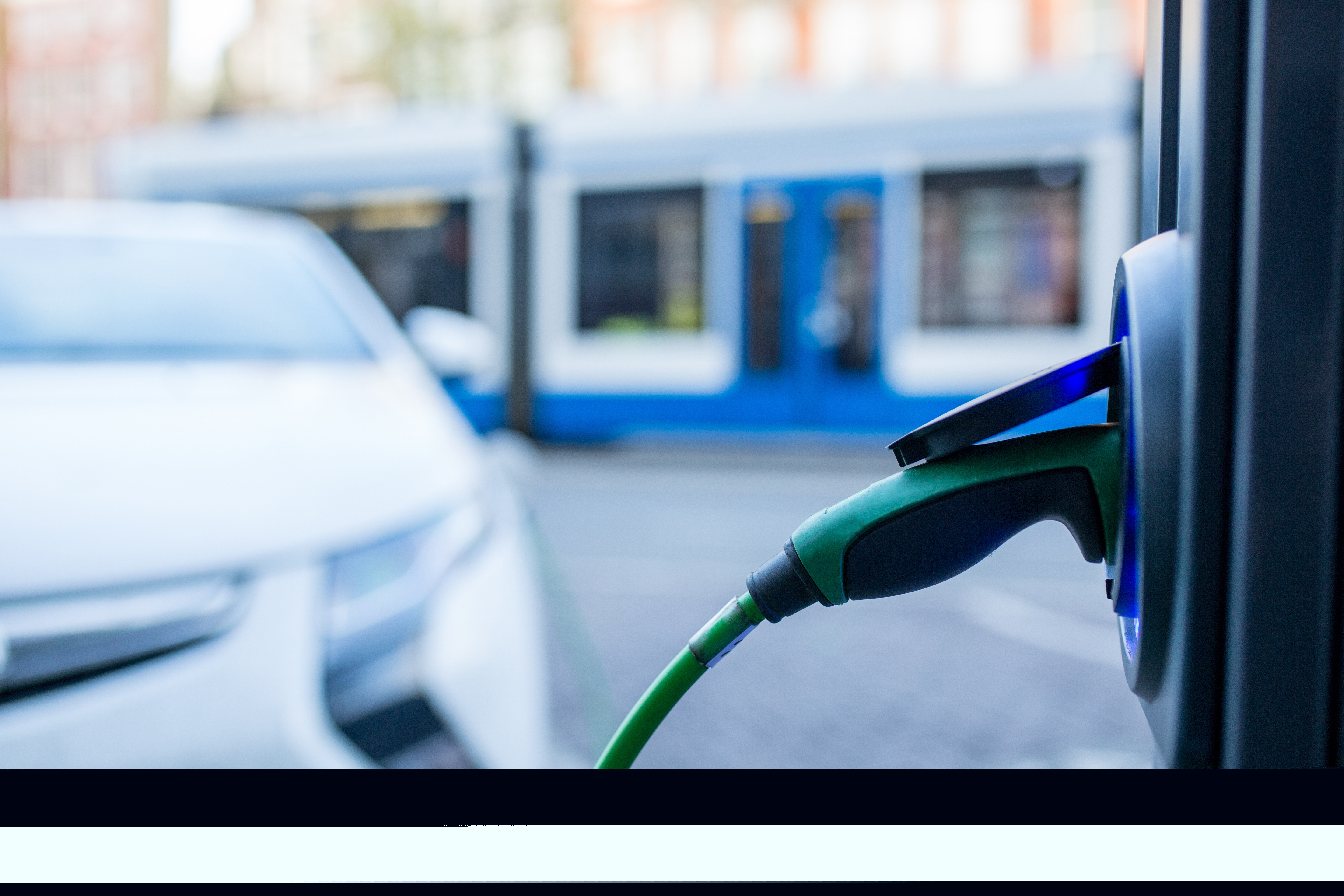Ford se aliniază cu Volkswagen și Amazon pentru a construi cea mai mare rețea de stații de încărcare pentru mașinile electrice din America de Nord