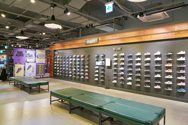 CEO-ul Nike, Mark Parker va renunța la funcție anul viitor