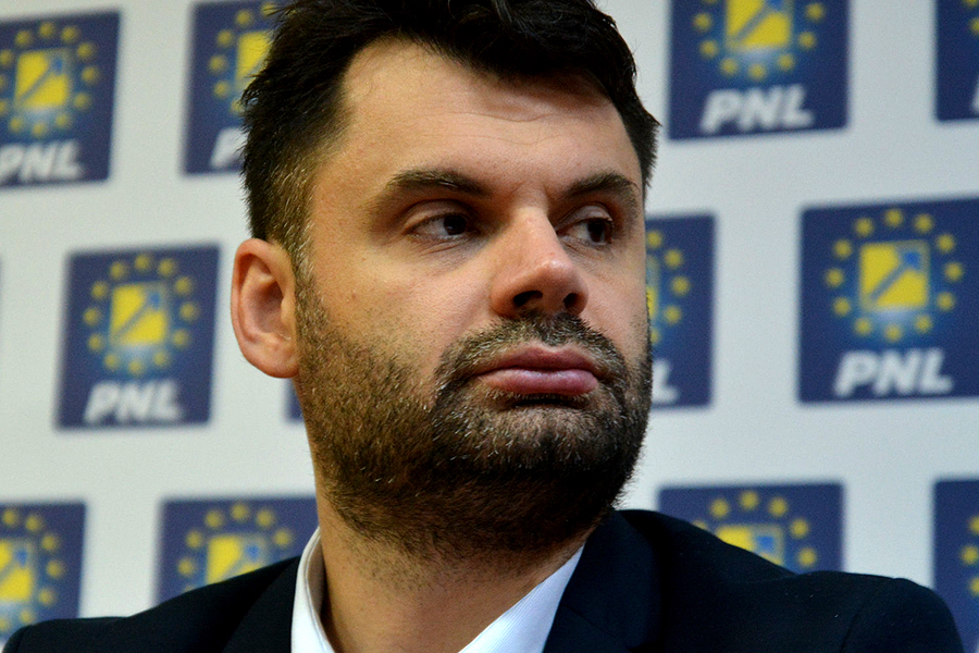 Orașul din România unde Primăria a intrat oficial în austeritate: PRIMARUL a TĂIAT 25% din salariile angajaților, dar al lui a rămas neatins