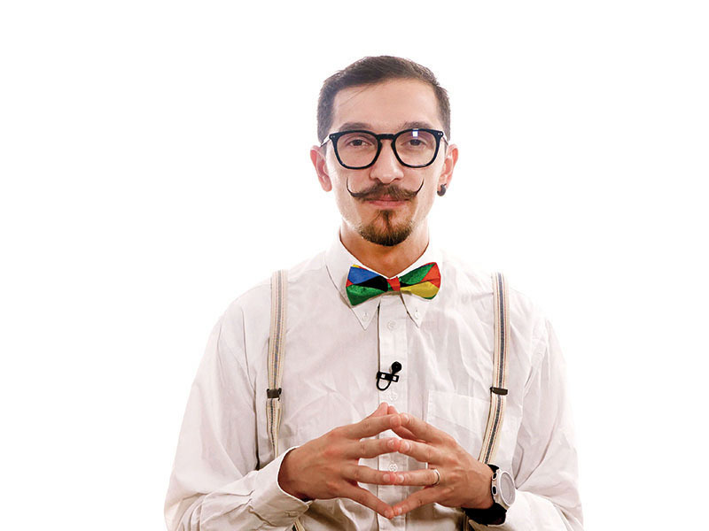 George Bonea, omul care le dă replica speakerilor motivaționali