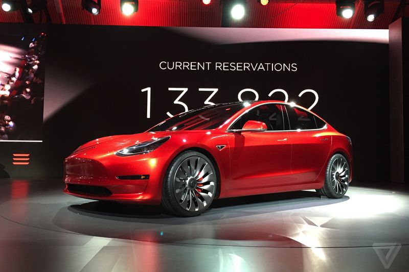 Tesla a crescut prețul celui mai accesibil automobil electric, Tesla Model 3