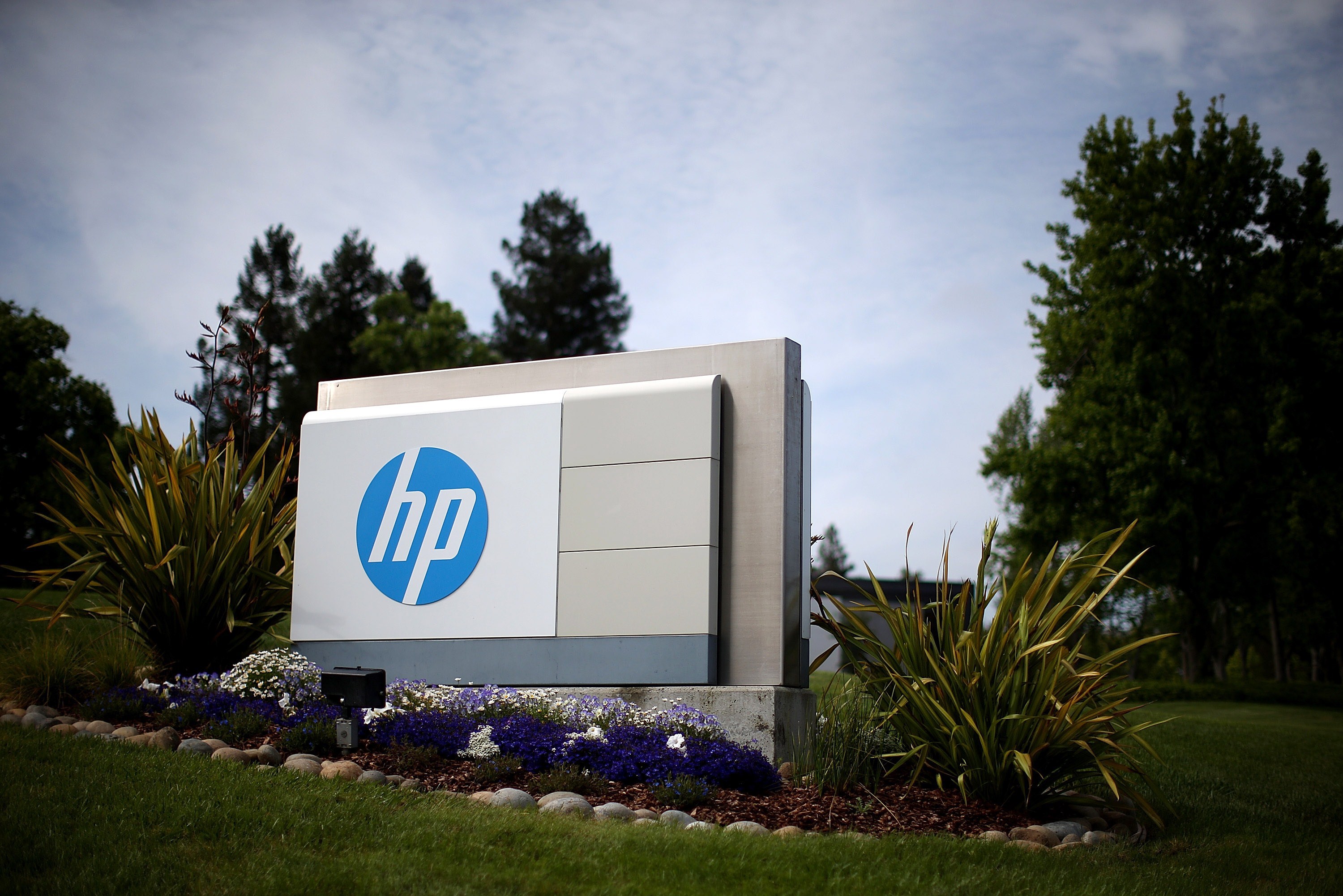 Mutare surpriză între multinaționale, în mijlocul tăierilor de costuri: Xerox vrea să cumpere gigantul american HP, deși are o capitalizare de piață de numai o treime