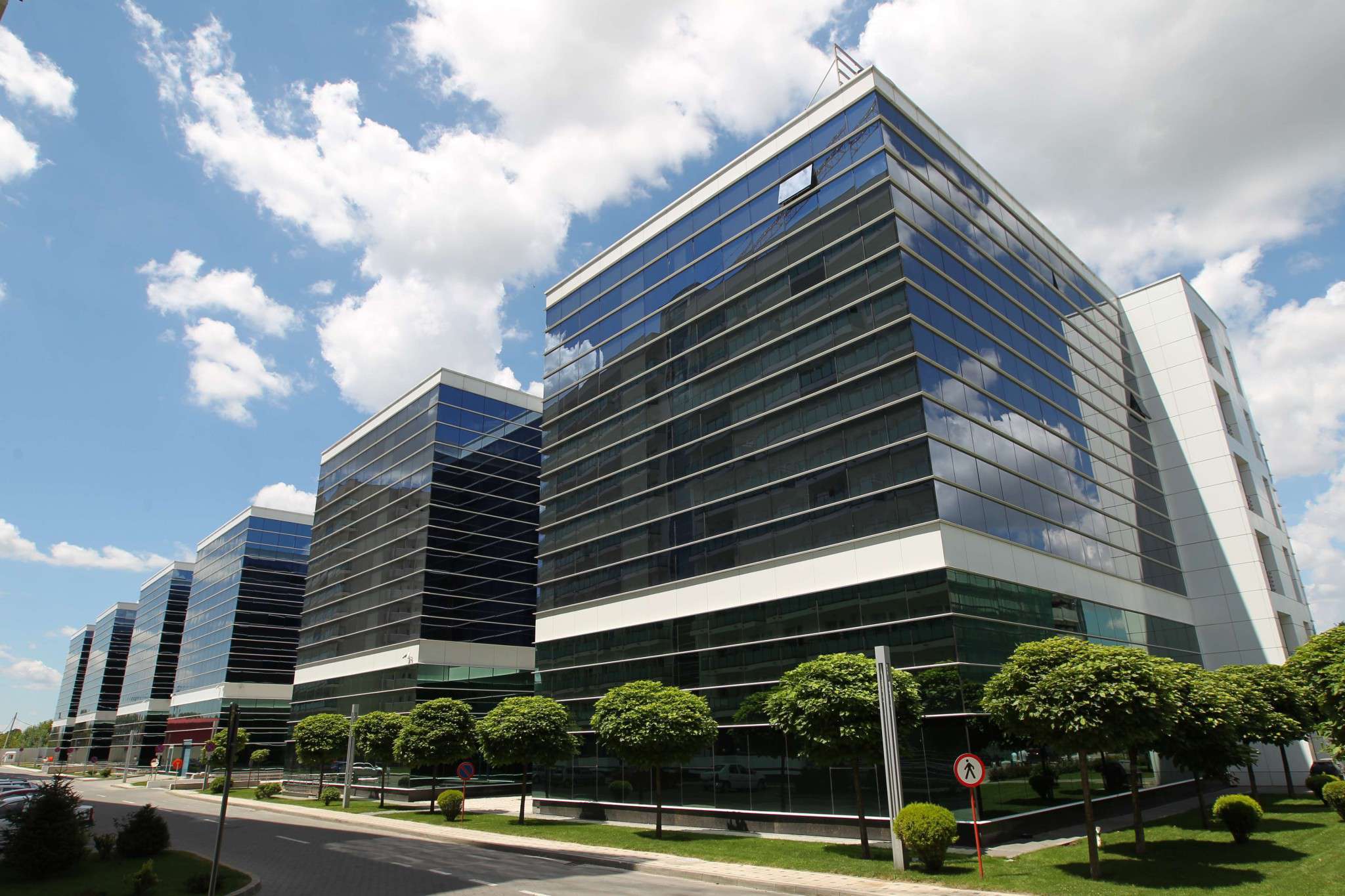 Accenture se extinde cu 4.800 mp de birouri în proiectul West Gate din Capitală unde ajunge la o suprafață totală de 17.000 mp