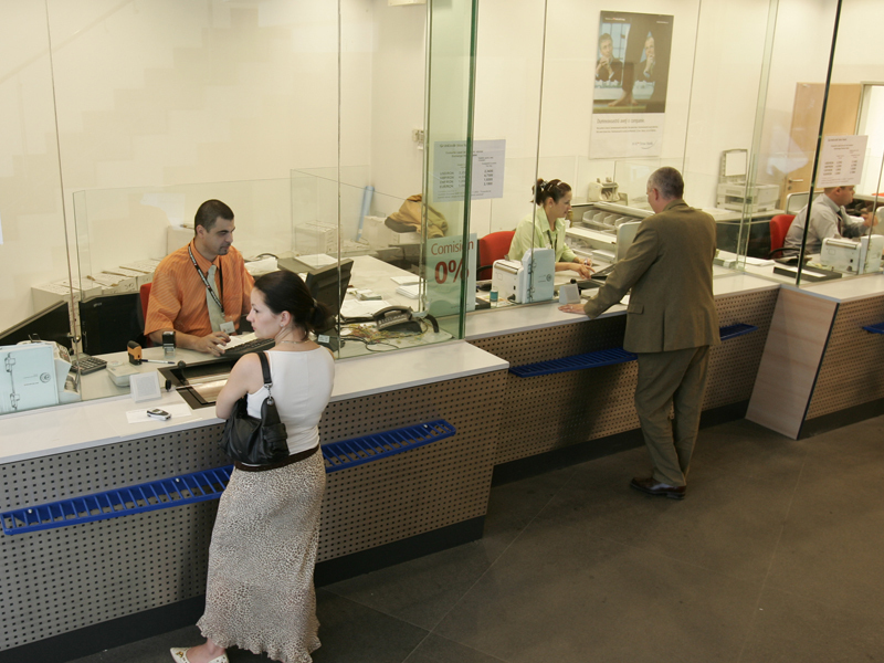 Banca din România care a renunțat la peste 2.400 de angajați în ultimii ani