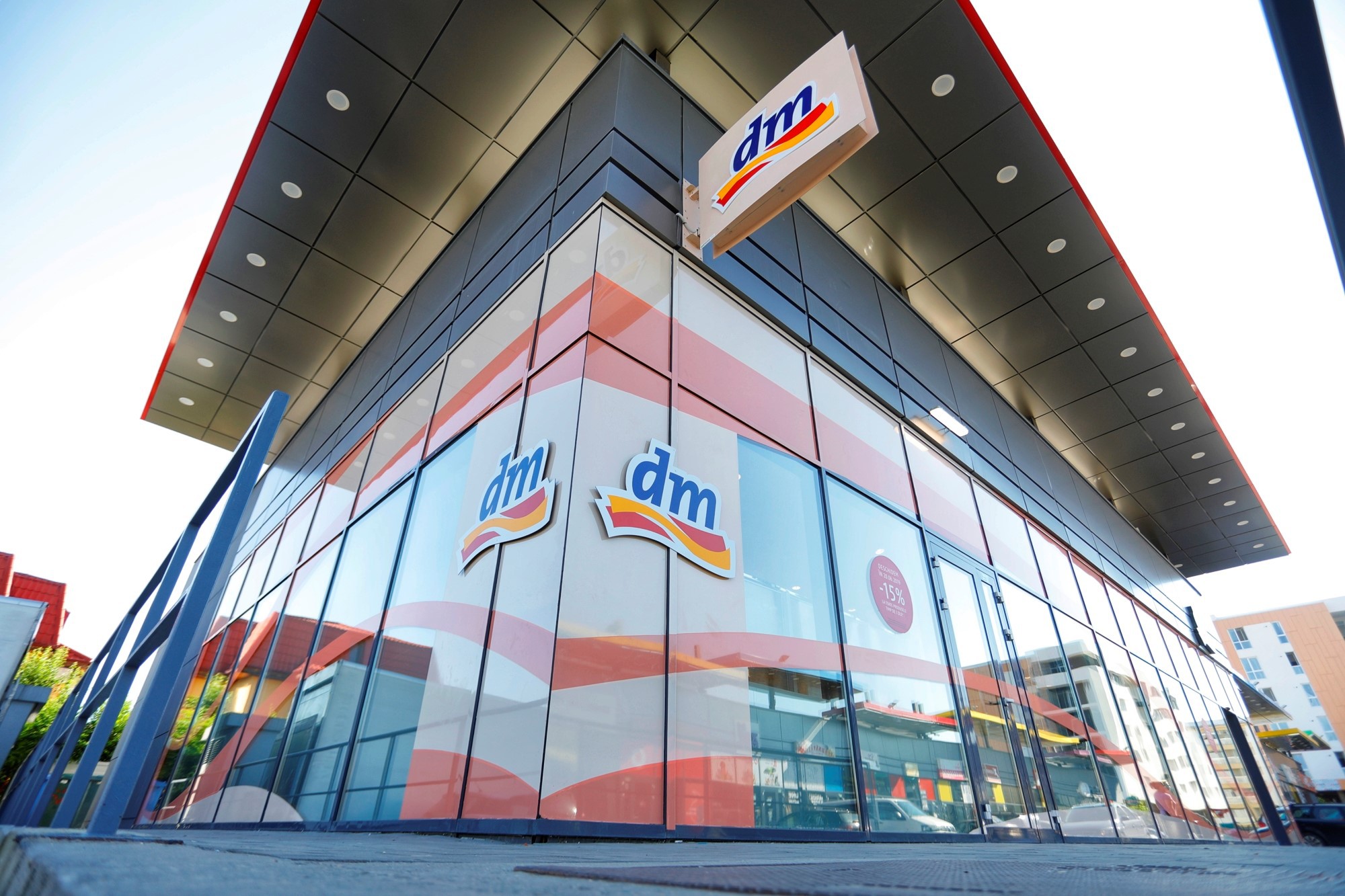 Lanțul nemțesc dm drogherie market a înregistrat venituri de aproape 500 de milioane de lei în anul financiar 2018/2019
