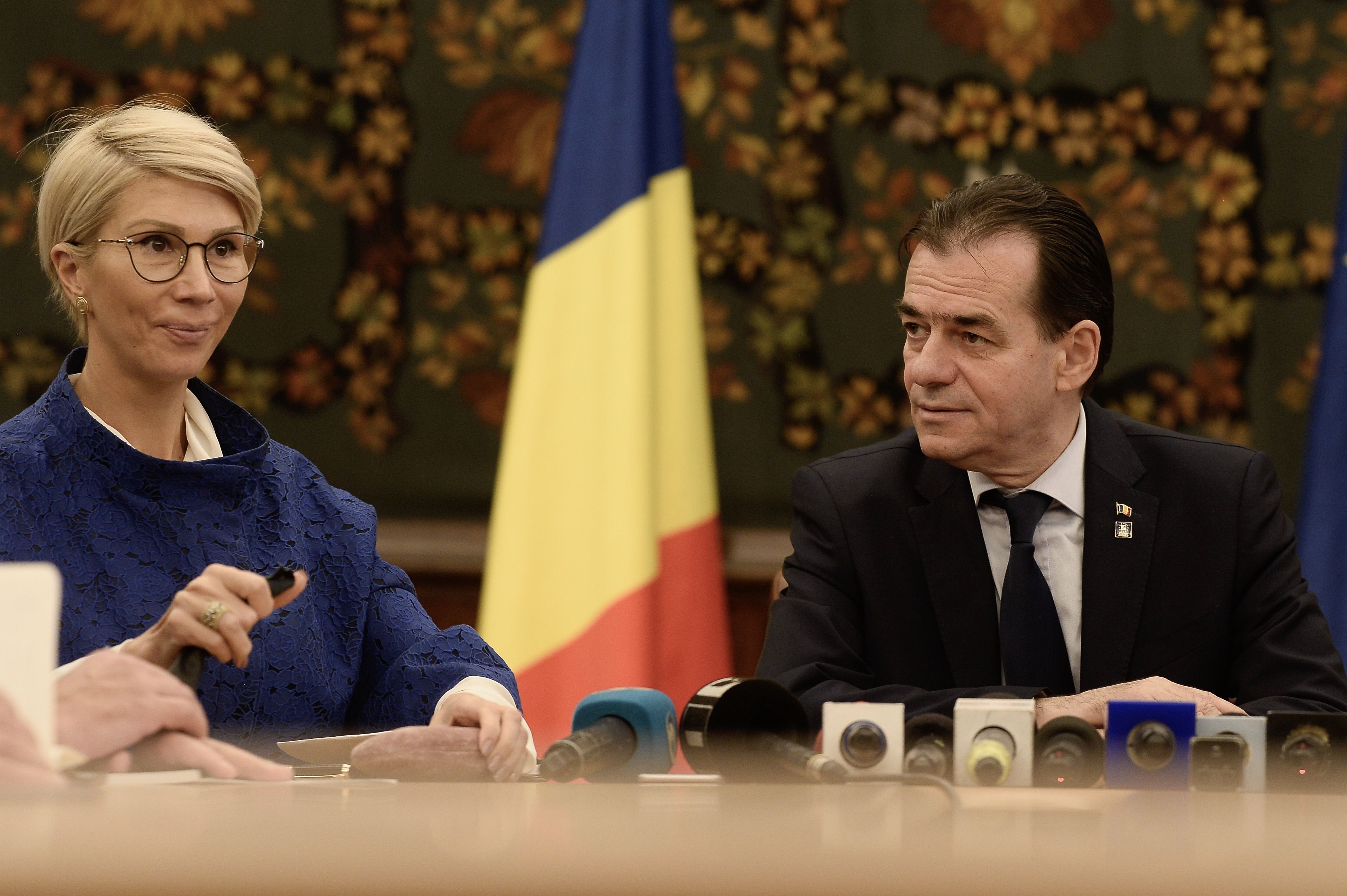 Alt guvern, altă creștere economică: PSD mergea pe o creștere economică de 5,5%, cu noul Guvern, Comisia Națională de Strategie și Prognoză a revizuit semnificativ în jos, până la 4%