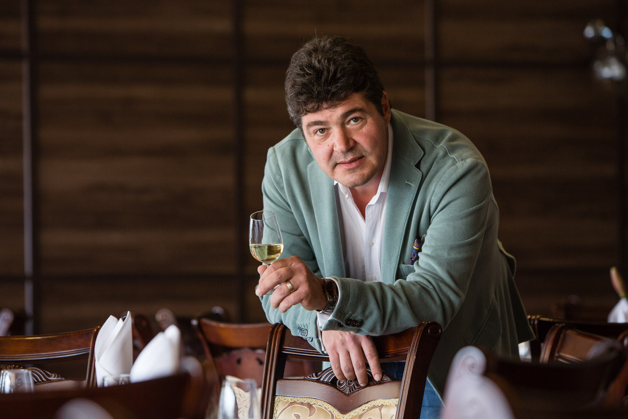Ce vinuri bem în acest weekend, 3 vinuri pentru 3 seri. Recomandările lui Cătălin Păduraru, președintele IWCB-VINARIUM