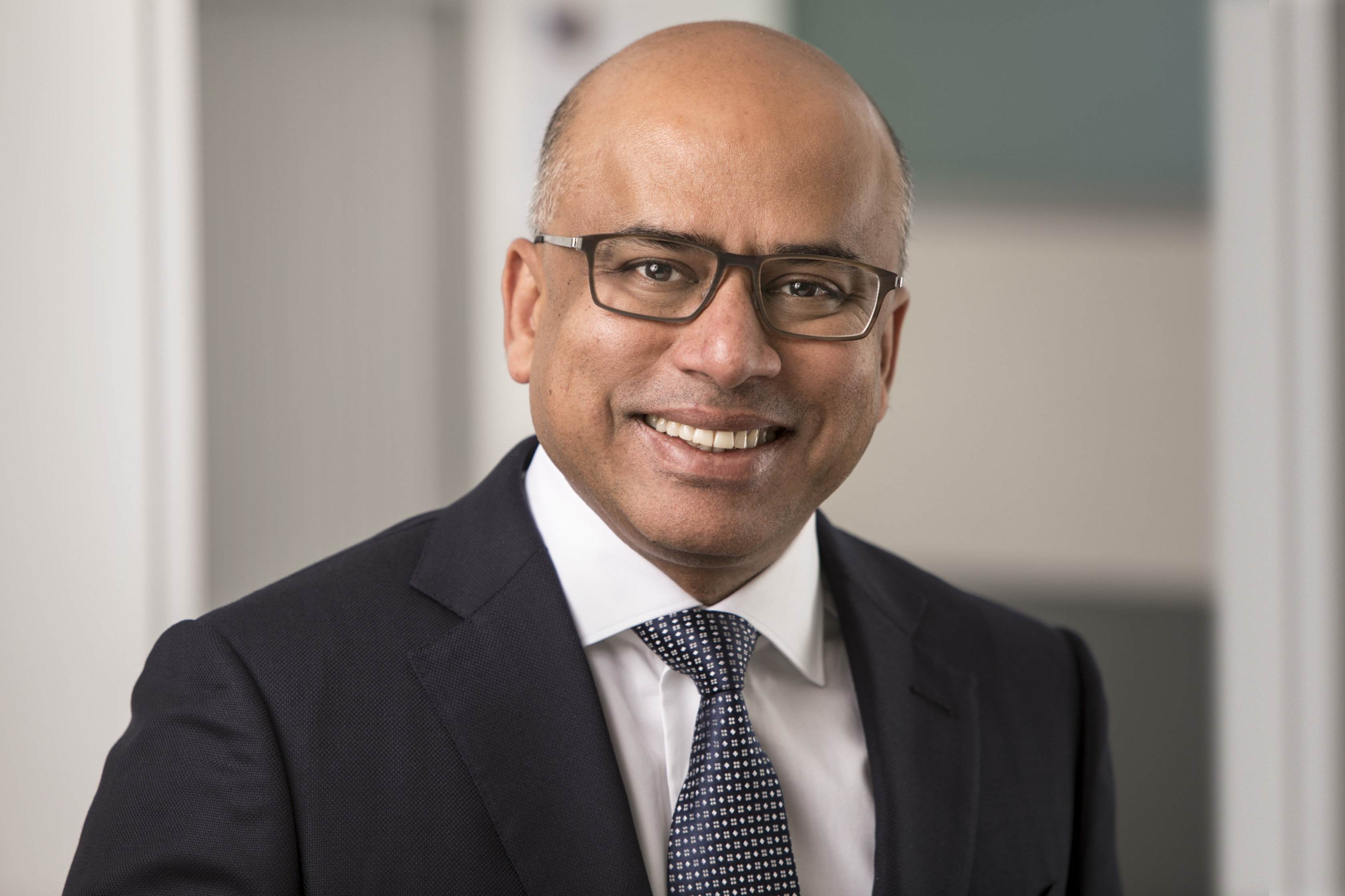 Sanjeev Gupta, miliardarul indian, noul proprietar de la Sidex Galați, vrea să cumpere personal BRCI, banca lui Dorin Umbrărescu. Miliardarul deține o bancă în Marea Britanie