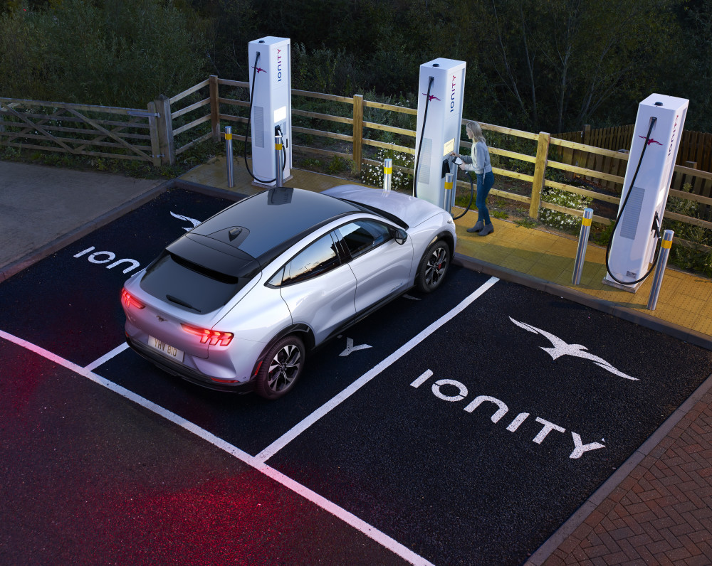 Ford atacă direct Tesla cu Mustang Mach E – un SUV electric care va ajunge și în România în 2021