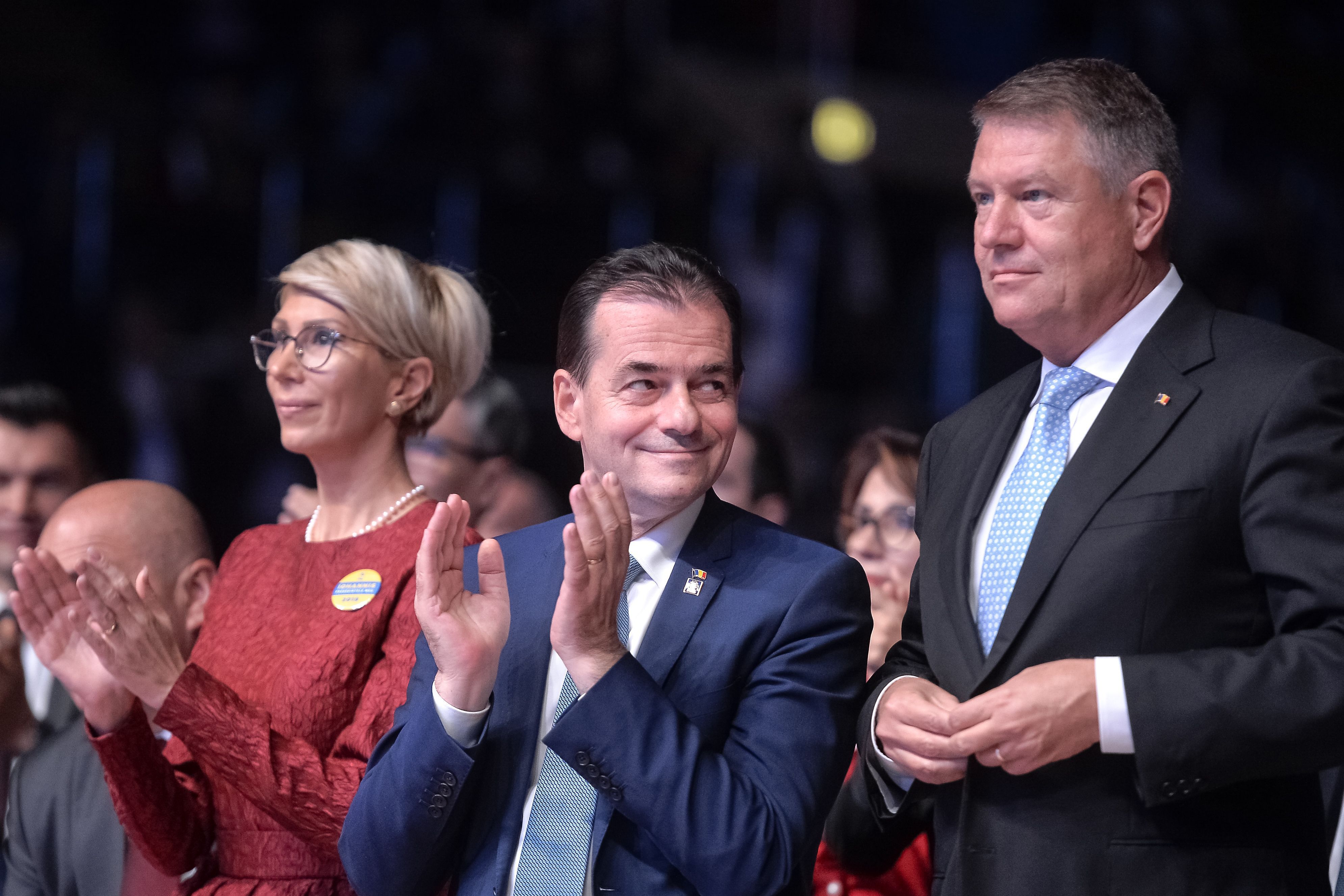 Este oficial, proiectul a fost adoptat: Salariul minim brut pentru studii superioare rămâne la același nivel în 2020
