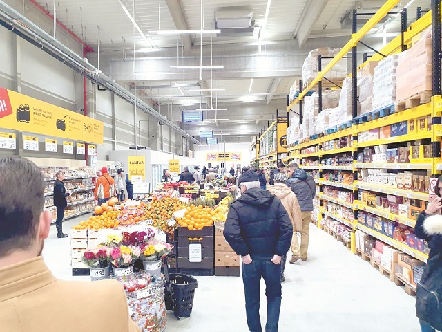Pariu pe formatul de discount. Carrefour apasă pedala de accelerație la Supeco și deschide trei magazine într-o zi. Urmează cartierul „dormitor“ Militari
