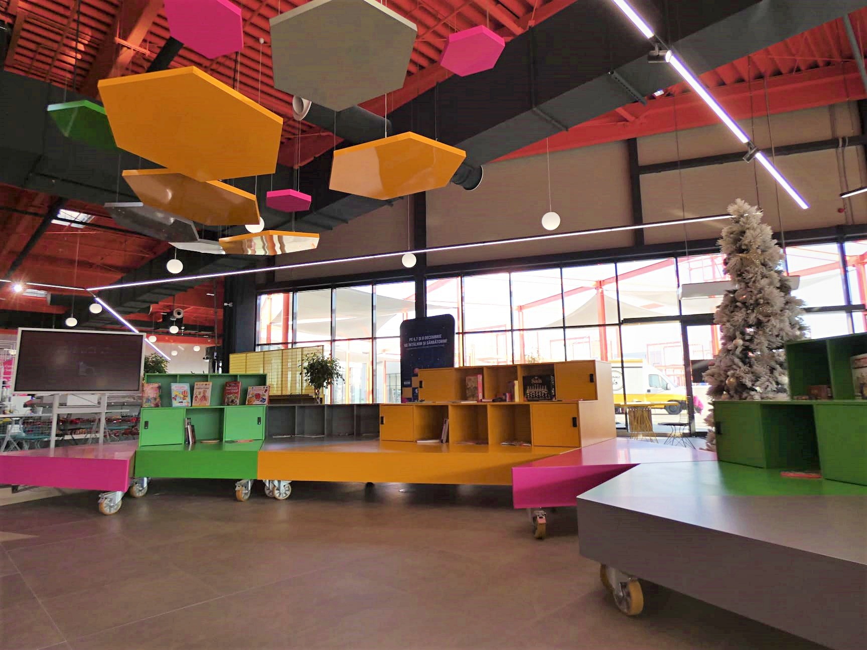 Aushopping Satu Mare inaugurează primul cinematograf și zona de food-court