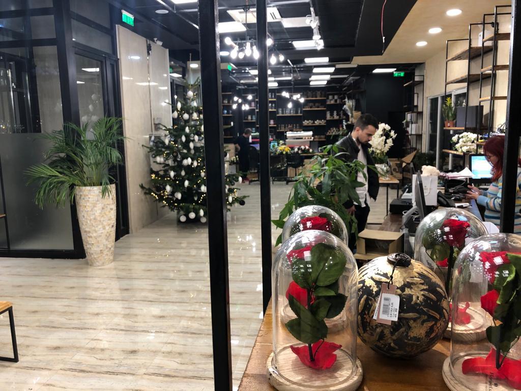 Unul dintre cei mai importanți jucători din piața comerțului cu flori a deschis cea mai mare florărie din România, în urma unei investiții de 90.000 euro
