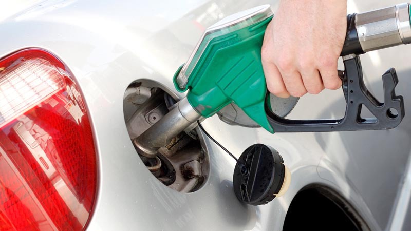 Proiectul de eliminare a supraaccizei pe carburanți și a supraimpozitării contractelor part-time, supus la vot astăzi în plenul Camerei Deputaților